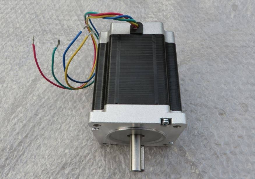 多台步进电机可以用一个驱动器控制吗？